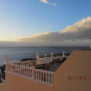 https://puerto-de-santiago-avenus-24.tenerifehoteles.net